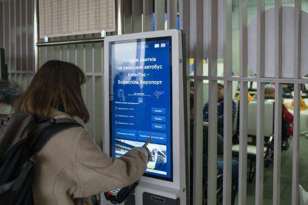 デジタルサイネージ（電子看板） | こんな所で使われています 画像